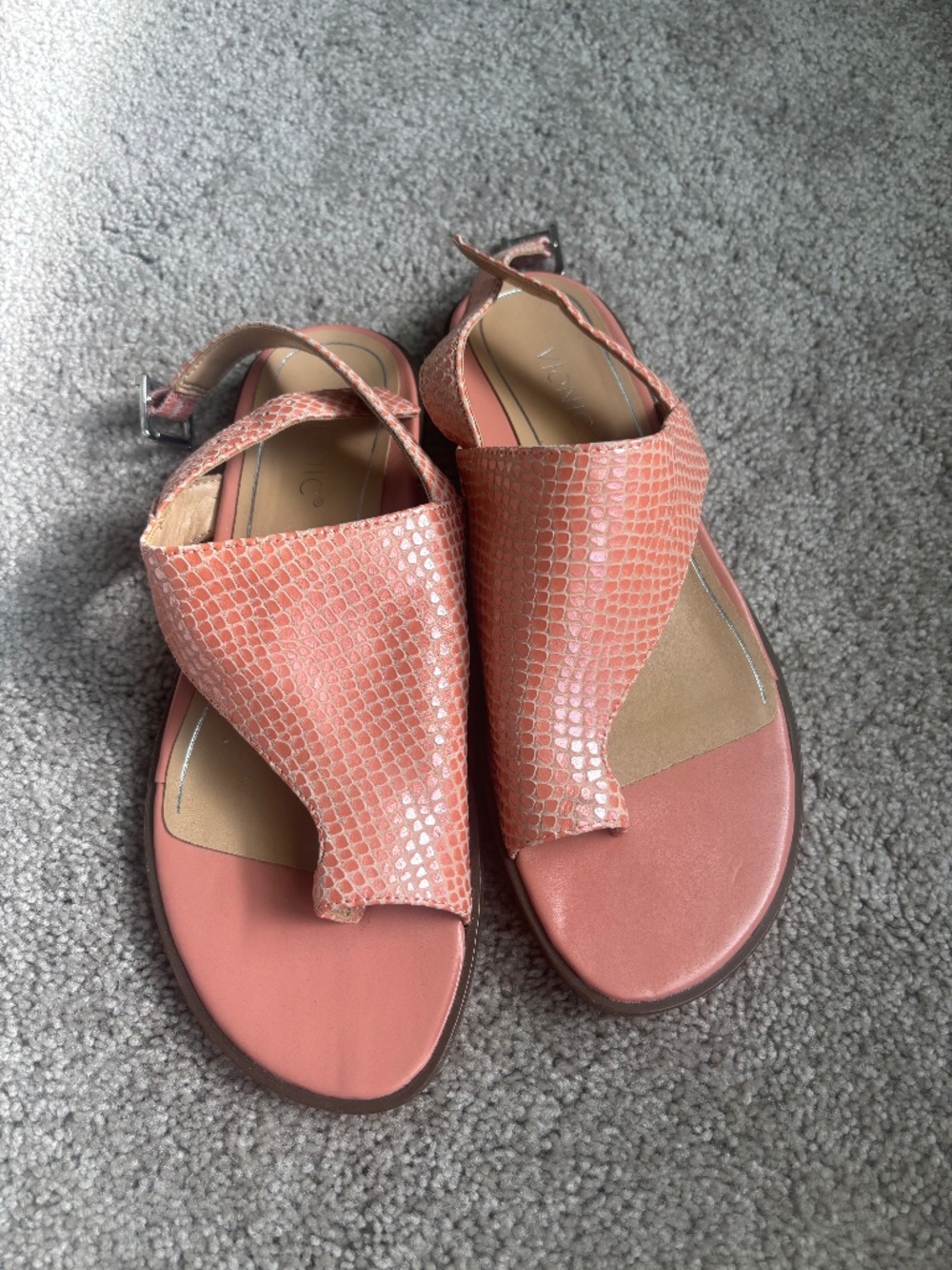 Amazing salmon pink bionic sandals. NWOT